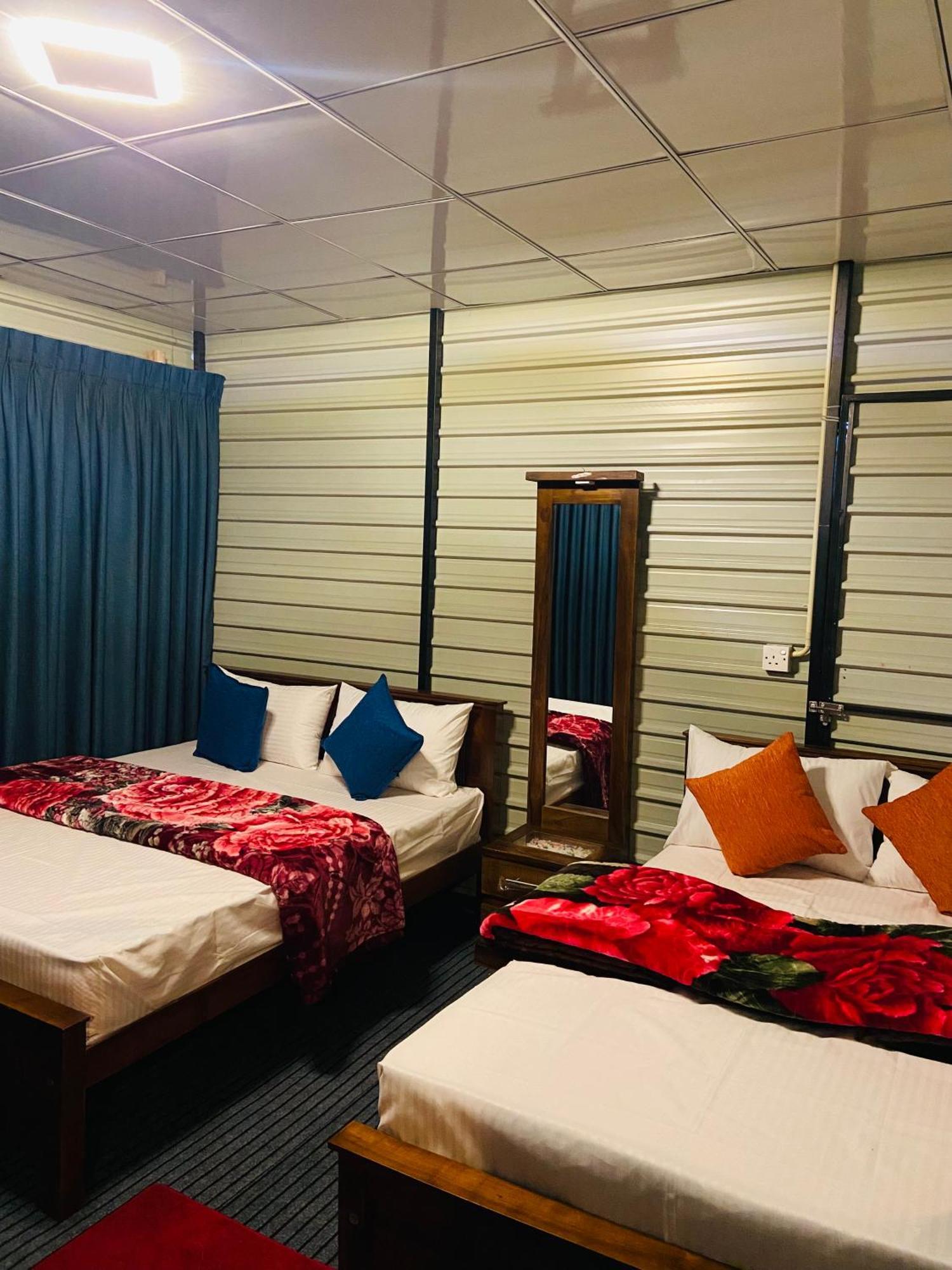 Shan Hotel Nallathanniya Exteriör bild